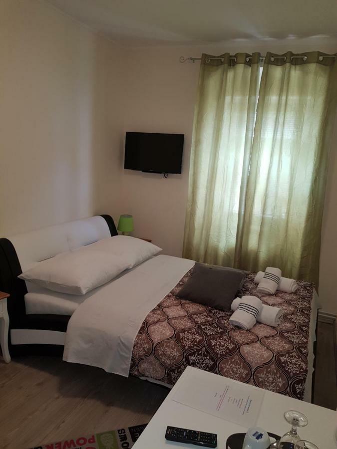 Elg Rooms Postumia Esterno foto