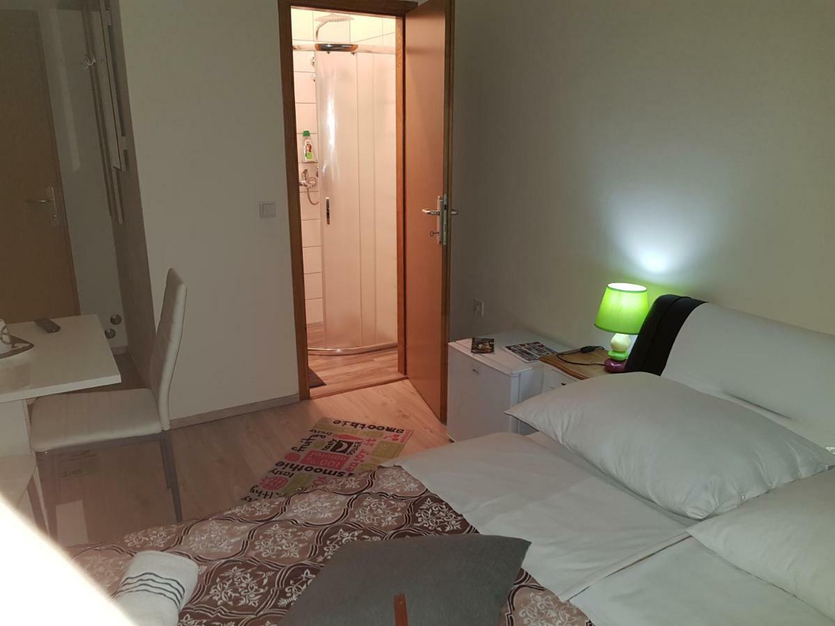 Elg Rooms Postumia Esterno foto